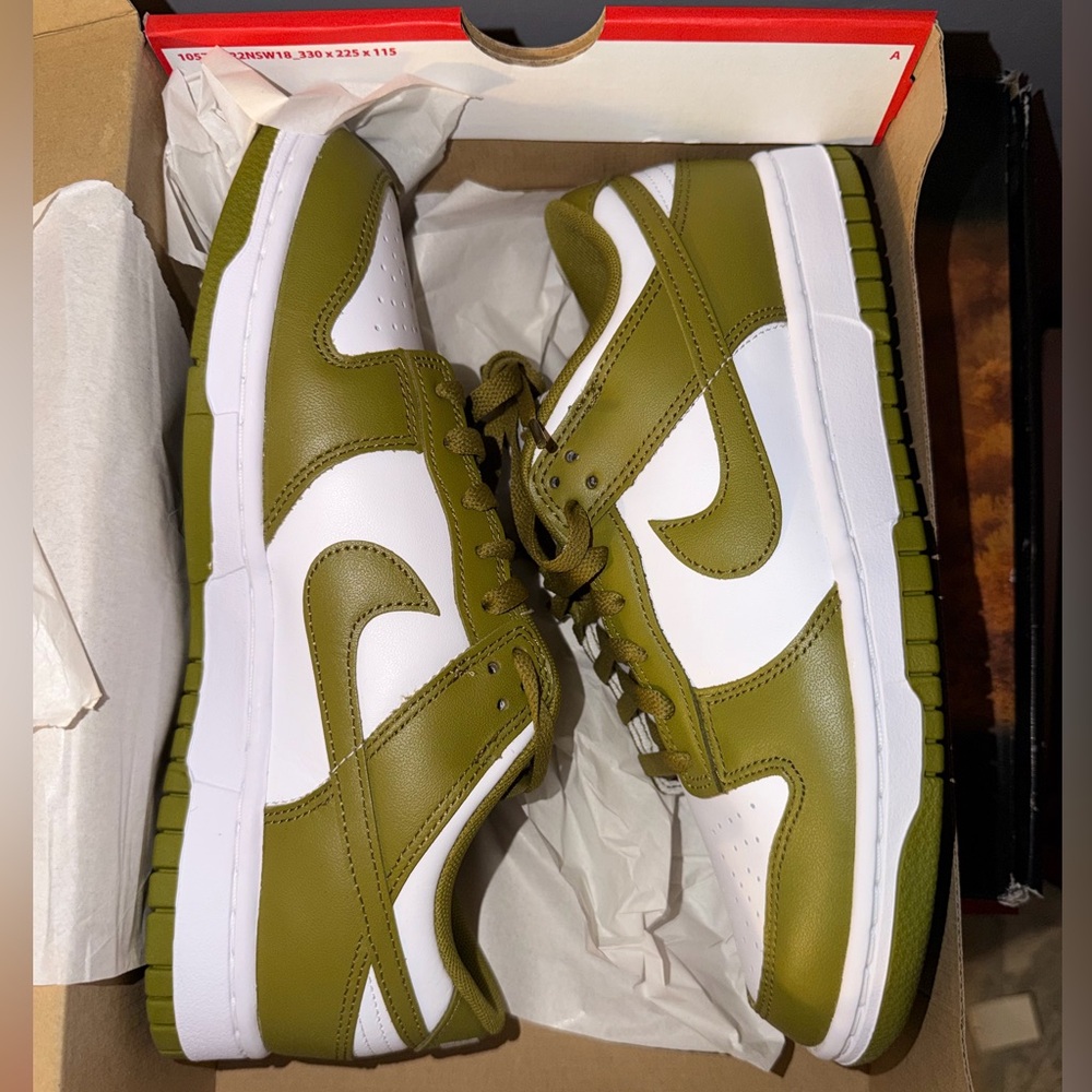 Men’s Nike Dunk Low Size 9.5